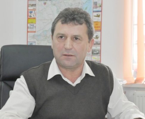 Există un primar din judeţ care nu vrea salariu mai mare
